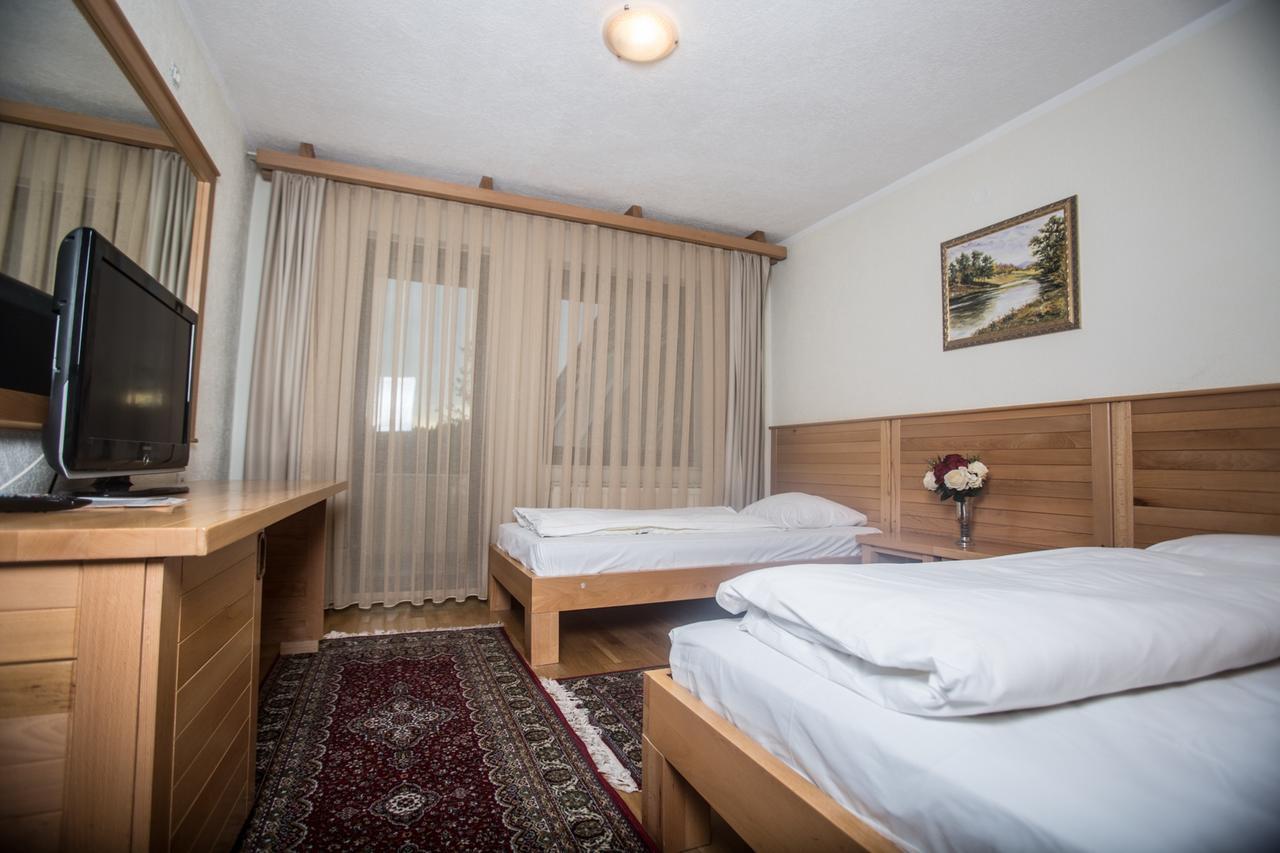 Hotel Borici シェニツァ エクステリア 写真